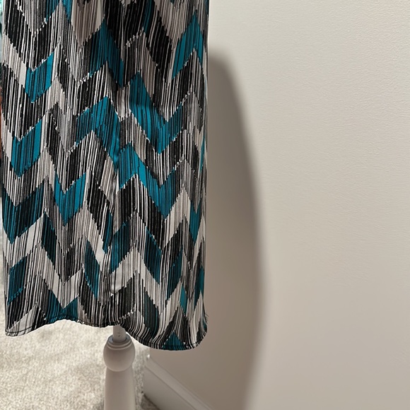 Woman’s Versona dress top - Picture 6 of 8